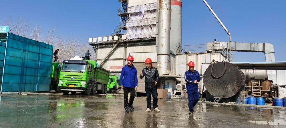 嚴(yán)把質(zhì)量關(guān) 筑牢企業(yè)發(fā)展根基——集團(tuán)董事長(zhǎng)孔德穩(wěn)一行前往各項(xiàng)目施工現(xiàn)場(chǎng)檢查指導(dǎo)工作